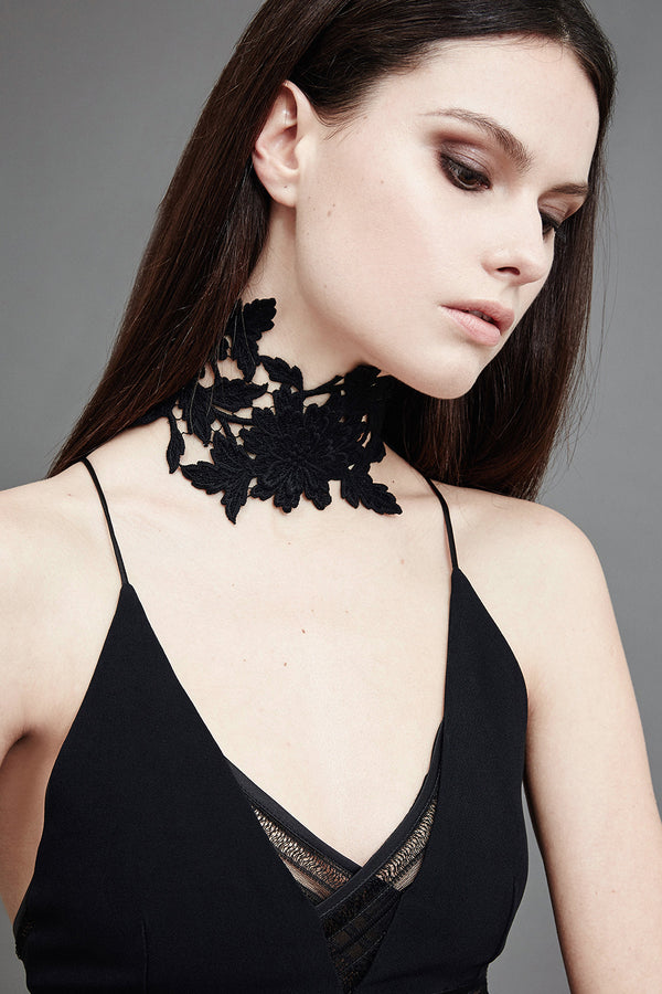 Choker black